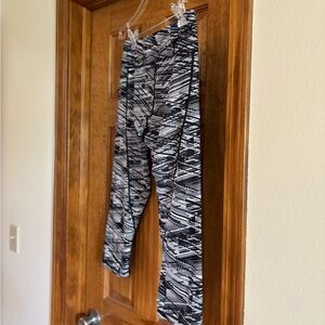 Black & White Abstract Print Leggings